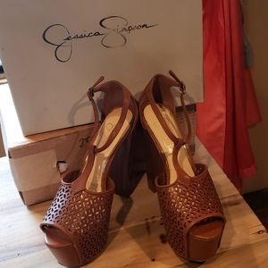 Brown plantform high heels